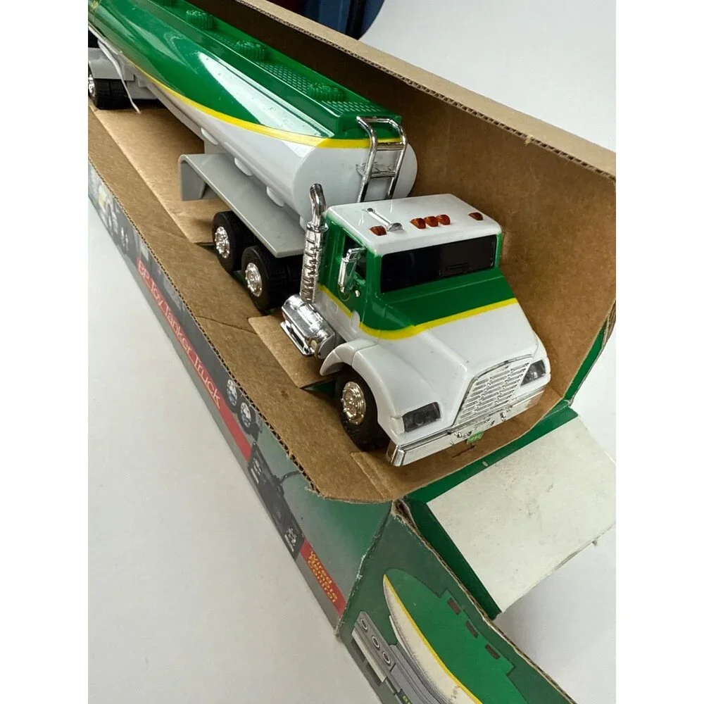 Vintage Bp 1992 Limited Edition 1:24 Remote Control Toy Tanker Truck Not tested